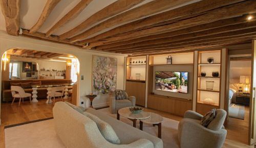 Two-Bedroom Apartment with Balcony and Terrace
