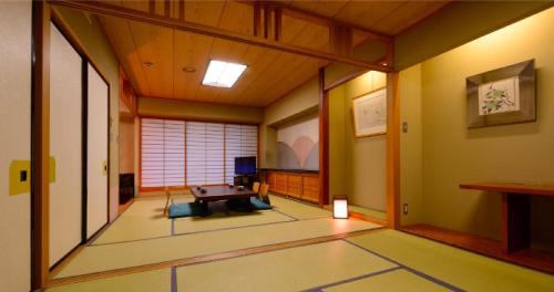 Japanese-Style Room
