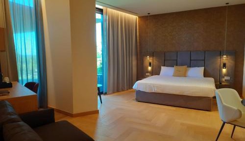 Suite with Garden View
