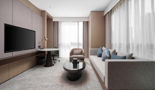 Superior King Suite