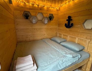Bungalow - Water Front 