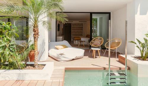 Swim Up Double Room