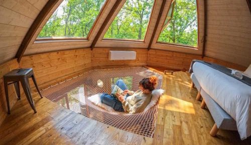 Wooden Treehouse with Spa Bath