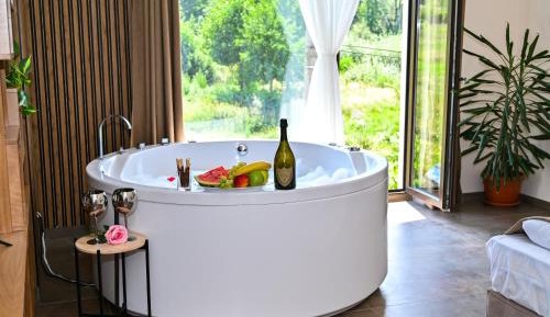 King Room with Spa Bath