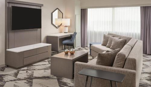 King Studio with Sofa Bed