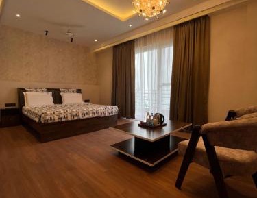 Four-Bedroom Luxury Apartment