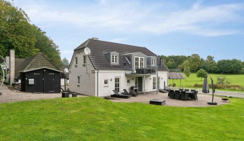 Four-Bedroom Holiday Home