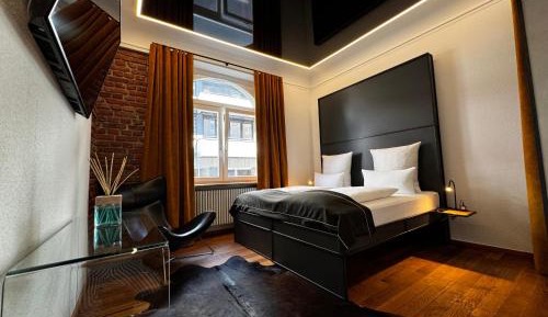 Deluxe King Suite