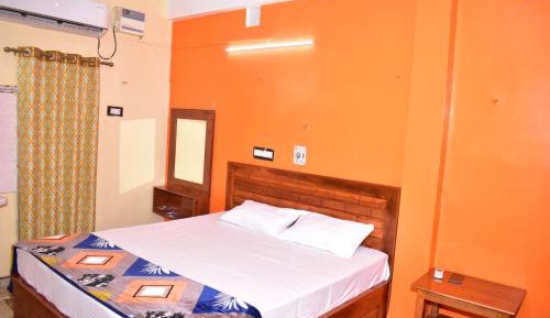 Deluxe Room (2 Adults + 1 Child)