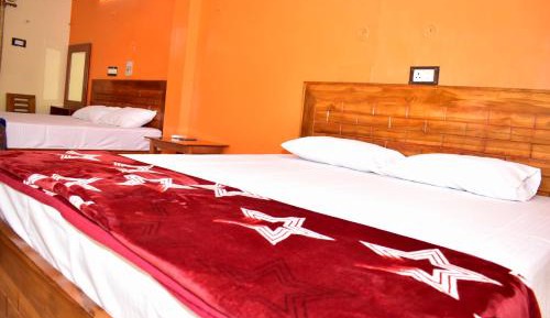 Deluxe Double Room (2 Adults + 1 Child)