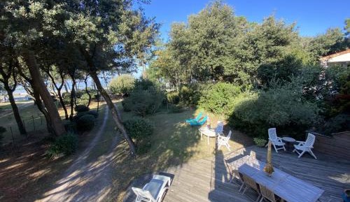 Holiday Home (12 Adults)