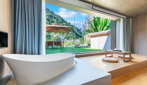 Canyon Panorama Suite with Private Large Balcony, and views of Zhangjiajie's Topography