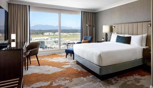 Fairmont Room with King Bed