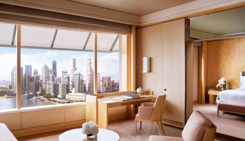 Club Deluxe Suite, 1 King Bed, Marina Bay View, Lounge Access