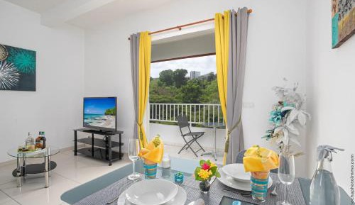 Apartment with Garden View