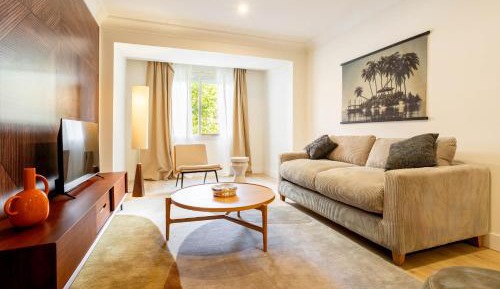 Three-Bedroom Apartment with Balcony