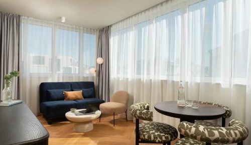 Deluxe One Bedroom Suite
