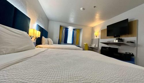 Queen Room with Two Queen Beds - Disability Access/Non-Smoking