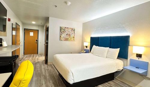 Queen Room - Disability Access/Non-Smoking