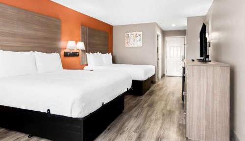 Queen Room with Two Queen Beds - Non-Smoking/1st Floor
