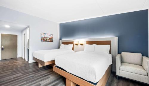 Queen Room with Two Queen Beds and Walk-In Shower - Disability Access/Non-Smoking