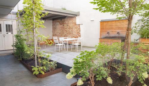 Apartment with Balcony