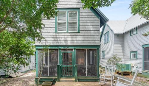 Three-Bedroom Holiday Home 