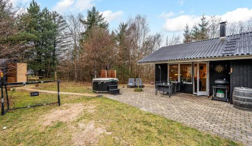 Three-Bedroom Holiday Home 