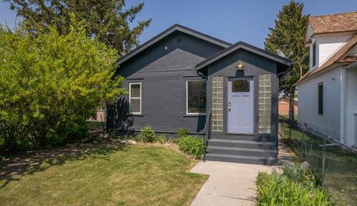Three-Bedroom Holiday Home 