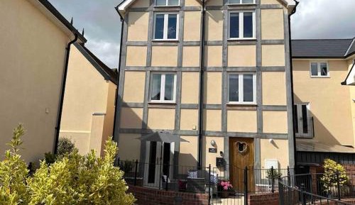 Three-Bedroom Townhouse