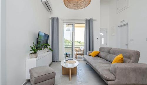 Two-Bedroom Deluxe Apartment with Ocean View