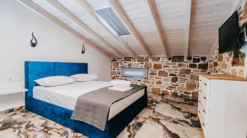 Deluxe Suite with Spa Bath