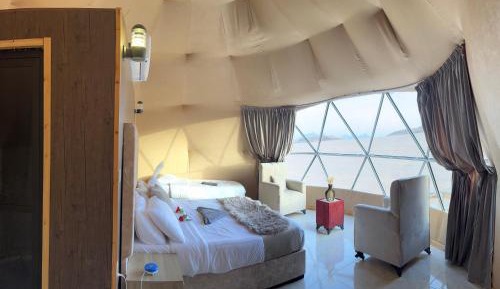 Deluxe Double Room (2 Adults + 1 Child)