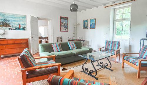 Five-Bedroom Holiday Home