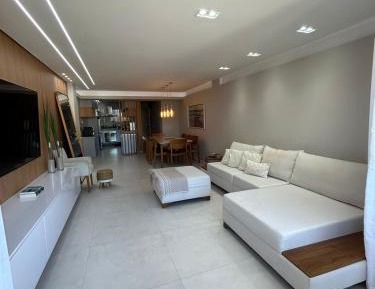 Four-Bedroom Apartment with Lake View