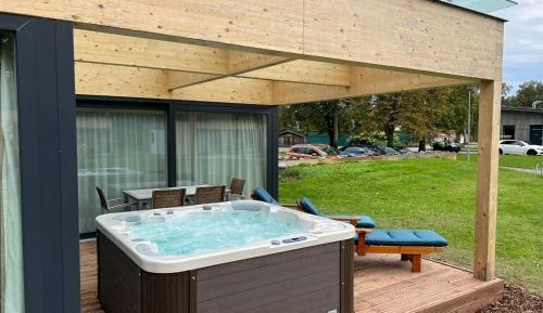 Deluxe Suite with Spa Bath