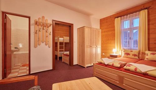 Quintuple Room