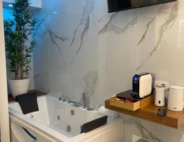 Suite with Spa Bath