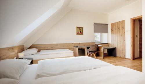 Quadruple Room with Private Bathroom