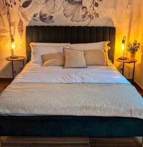 Deluxe Room (2 Adults + 1 Child)