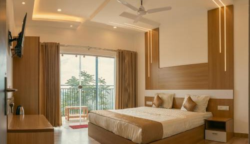 Suite with Mountain View