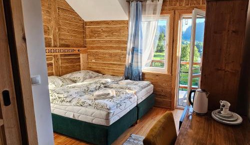 Double or Twin Room with Mountain View
