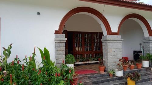 Deluxe Room (2 Adults + 1 Child)