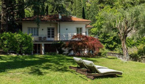 Six-Bedroom Villa 