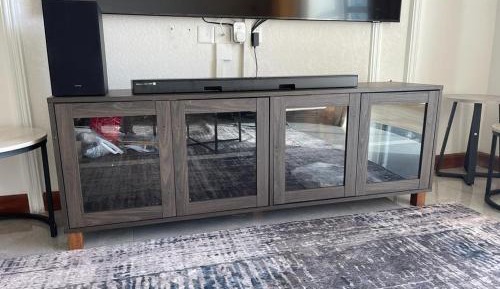 Three-Bedroom Apartment with Balcony