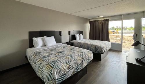 Queen Room with Two Queen Beds - Disability Access - Non-Smoking