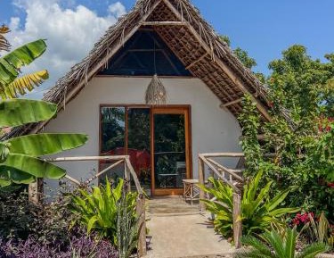 Bungalow with Garden View