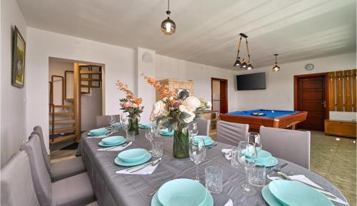 Four-Bedroom Holiday Home