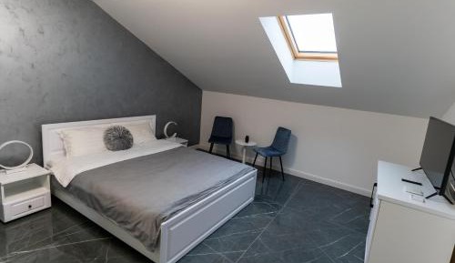 Deluxe Double Room with Bath