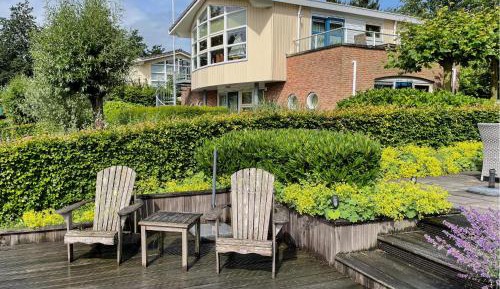 Three-Bedroom Holiday Home 